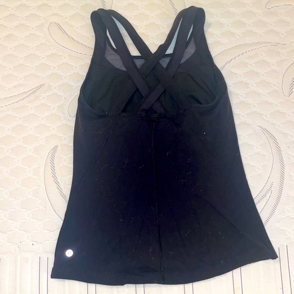 Lululemon workout top with build in bra